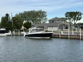 Thumbnail von Tiara Yachts 38 LS