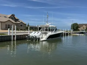Thumbnail von Tiara Yachts 38 LS