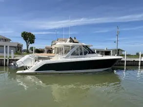 Thumbnail von Tiara Yachts 38 LS