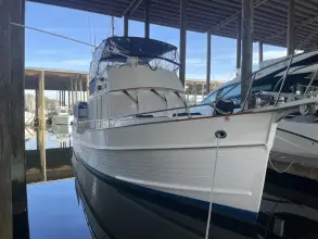 Thumbnail von Grand Banks 42 Flybridge Motor Yacht AT LAST