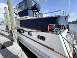 Thumbnail von Grand Banks 42 Flybridge Motor Yacht AT LAST
