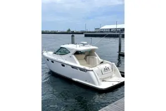 Thumbnail von Tiara Yachts 3500 Sovran JAX