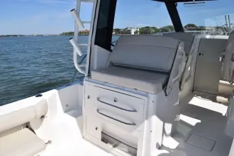 Thumbnail von Boston Whaler 325 Conquest SIP N SEA