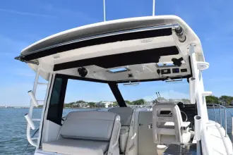 Thumbnail von Boston Whaler 325 Conquest SIP N SEA