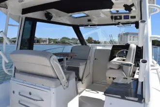 Thumbnail von Boston Whaler 325 Conquest SIP N SEA