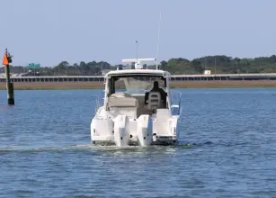 Thumbnail von Boston Whaler 325 Conquest SIP N SEA