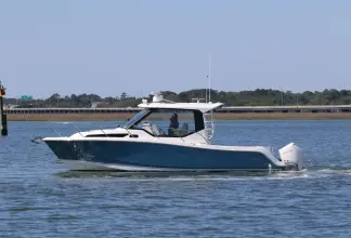 Thumbnail von Boston Whaler 325 Conquest SIP N SEA