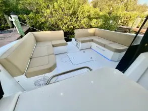 Thumbnail von Cruisers Yachts 390 Express Coupe