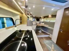 Thumbnail von Cruisers Yachts 390 Express Coupe