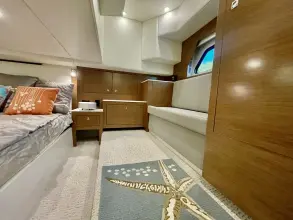 Thumbnail von Cruisers Yachts 390 Express Coupe
