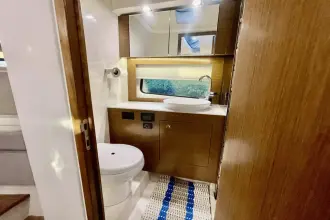 Thumbnail von Cruisers Yachts 390 Express Coupe