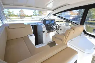 Thumbnail von Cruisers Yachts 390 Express Coupe