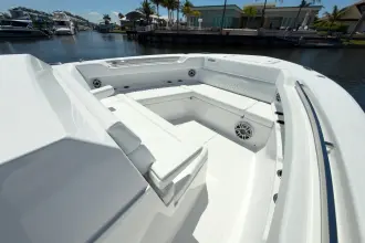 Thumbnail von Intrepid 35 Panacea