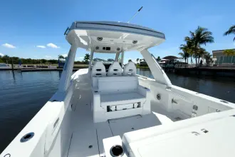Thumbnail von Intrepid 35 Panacea