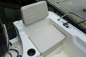 Thumbnail von Boston Whaler 190 Montauk