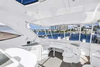 Thumbnail von Cruisers Yachts 5370 Express Rumpshaker The Remix