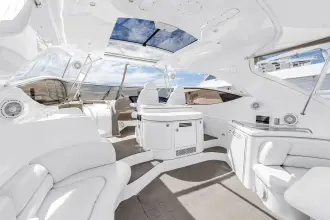 Thumbnail von Cruisers Yachts 5370 Express Rumpshaker The Remix