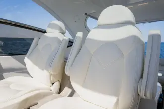 Thumbnail von Cruisers Yachts 5370 Express Rumpshaker The Remix