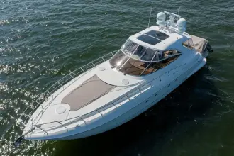Thumbnail von Cruisers Yachts 5370 Express Rumpshaker The Remix