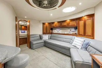 Thumbnail von Cruisers Yachts 5370 Express Rumpshaker The Remix