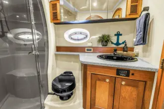Thumbnail von Cruisers Yachts 5370 Express Rumpshaker The Remix