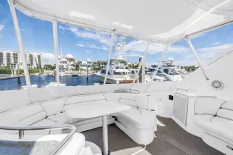 Thumbnail von Cruisers Yachts 5370 Express Rumpshaker The Remix