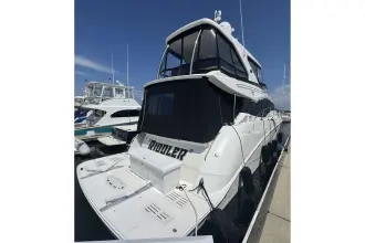 Sea Ray 590 Fly Bridge