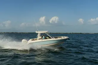 Thumbnail von Boston Whaler 240 Vantage