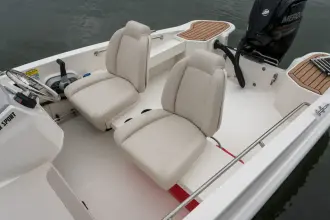 Thumbnail von Boston Whaler 150 Montauk