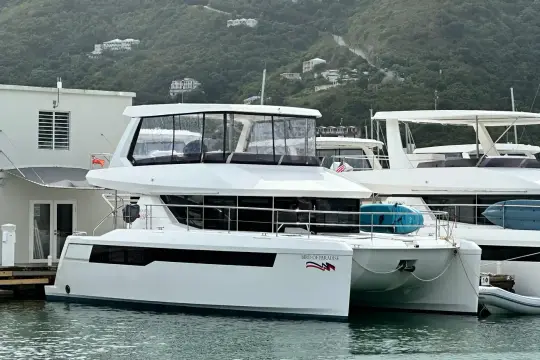 Leopard 40 Powercat Bird of Paradise