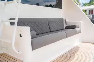 Thumbnail von Viking 74 Enclosed Bridge Knot Racing