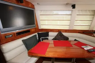 Thumbnail von Riviera 	Enclosed Flybridge 62