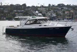 Cutwater Boats C 30 Sedan OHANA