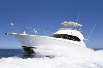 Thumbnail von Riviera 42 Flybridge