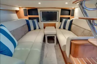 Thumbnail von Tiara Yachts 3900 Sovran