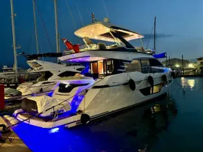 Thumbnail von Fairline Squadron 68