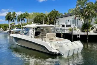 Thumbnail von Boston Whaler 380 Realm Cindy Seas