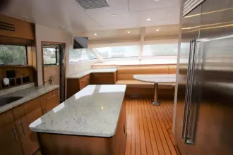 Thumbnail von Hatteras 80 Enclosed Bridge Skylounge