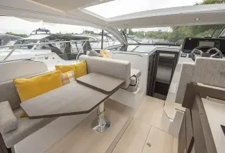 Thumbnail von Sealine C335 Available Now