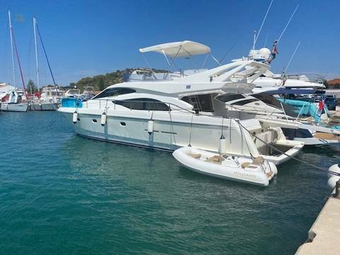 Ferretti 530